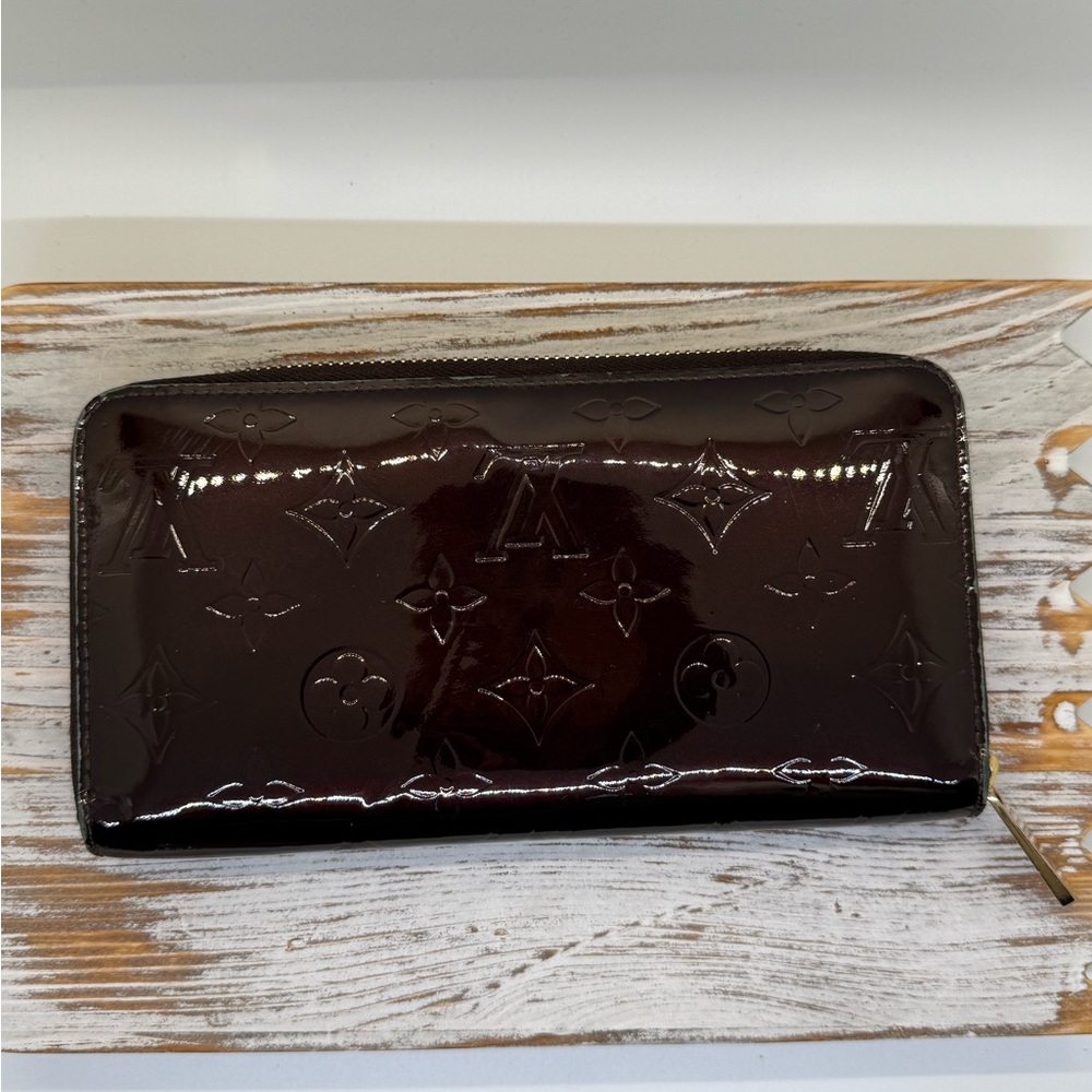 Louis Vuitton Vernis Wallet Brown